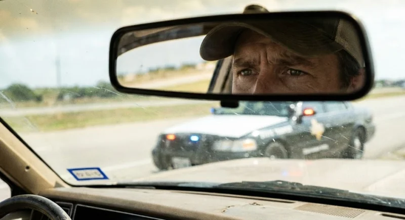 Texas police pulling over a driver without Toyota Hilux insurance